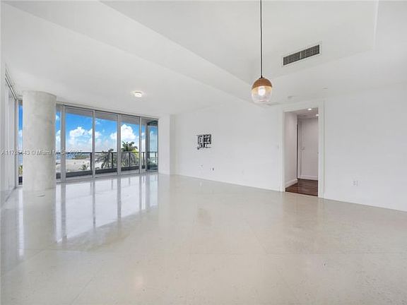 2nd image of 2627 Bayshore Dr #801