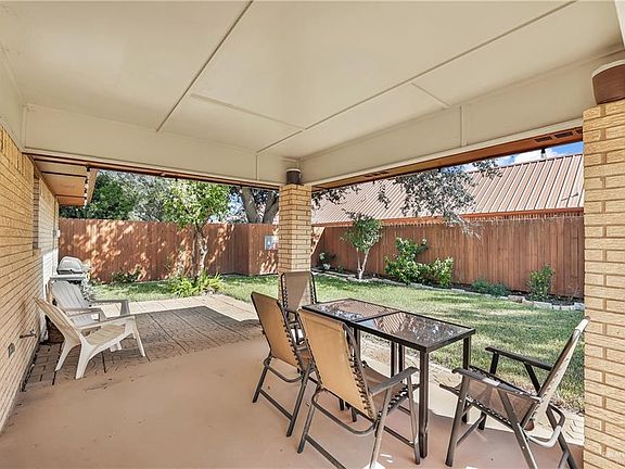 2nd image of 1823 N Gastel Cir