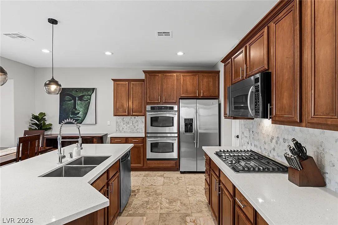 3 bed, 2.5 bath, 2090 sqft, $3,995 — Photo 1