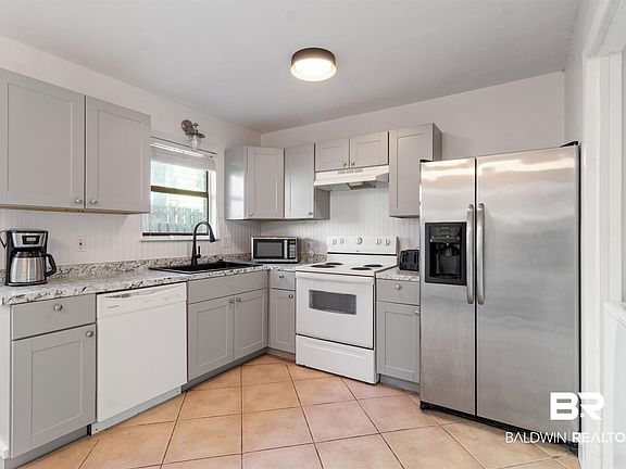 2nd image of 226 E 24th Ave #15