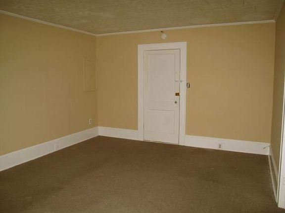 Living Room Photo 2