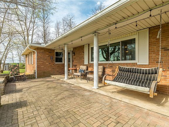 3rd image of 8555 Lochard Rd
