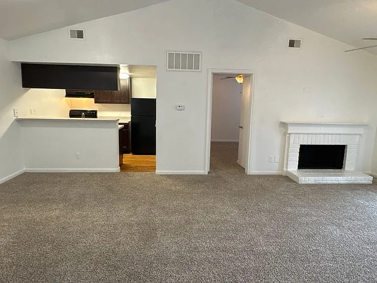Emerald Cove Apartments — Photo 119