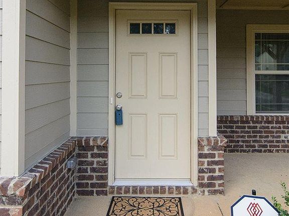 3rd image of 4741 Renwood Dr