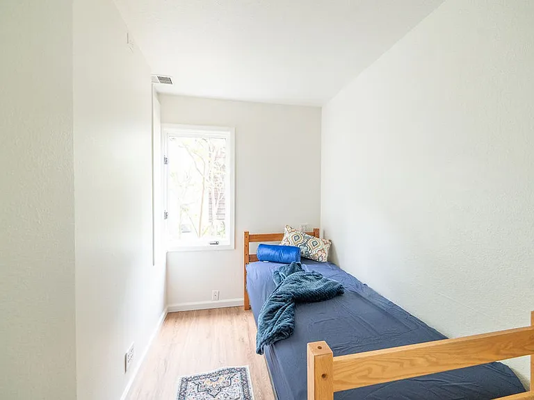 2731 Durant — Photo 38