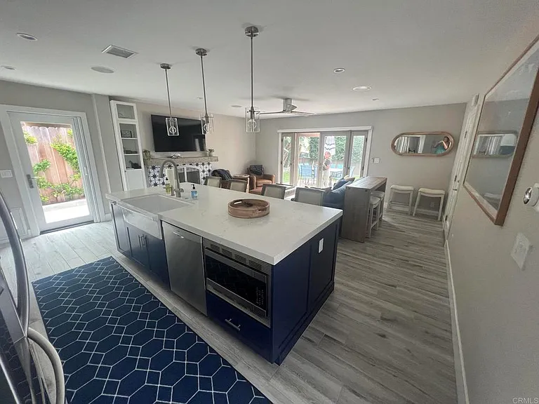 250 Avenida Monterey — Photo 43