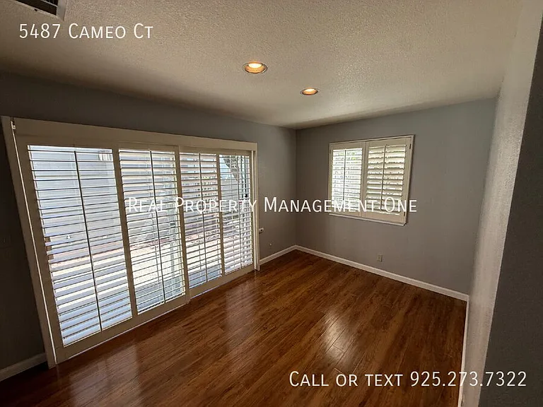 5487 Cameo Ct — Photo 14