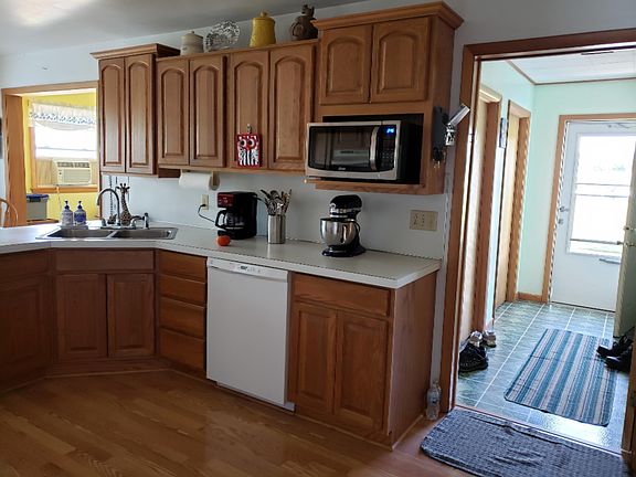 2nd image of 2476 S Green Ave