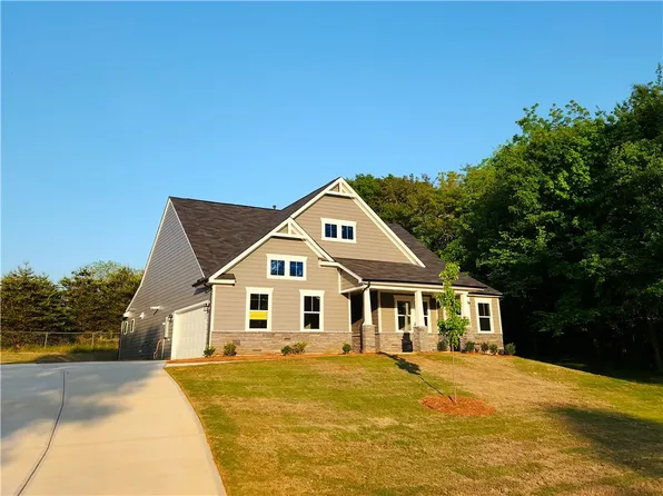 315 Old Shirley Rd, Central, SC 29630