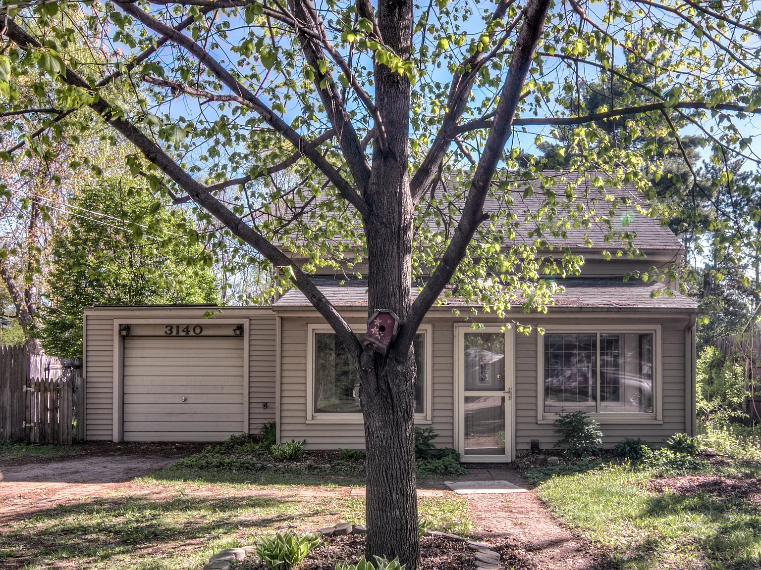 2 bed, 960 sqft, $1,250 — Photo 1