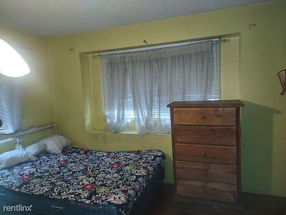 3rd image of 7352 Skyline Dr
