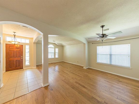 3rd image of 3209 Mystic Port Ln