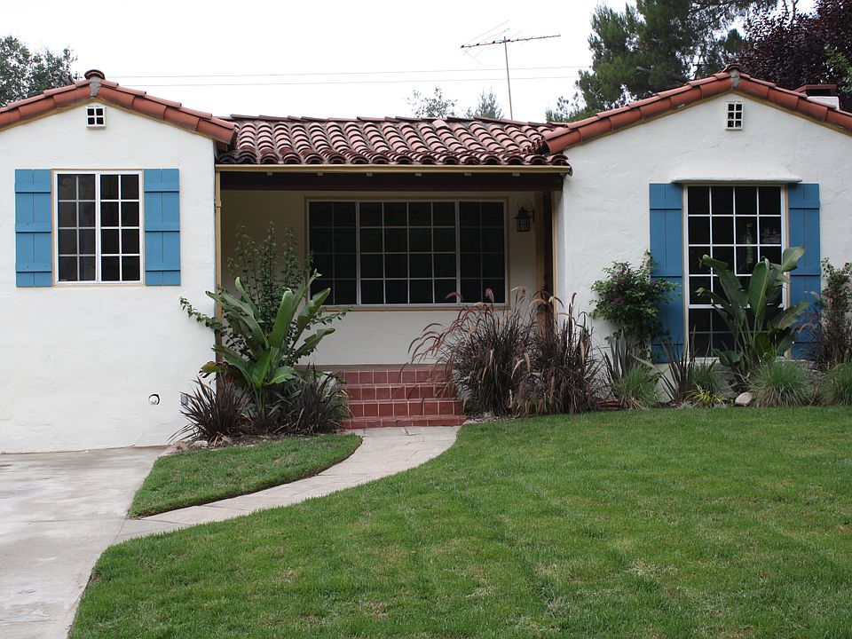1st image of 2627 Raymond Ave