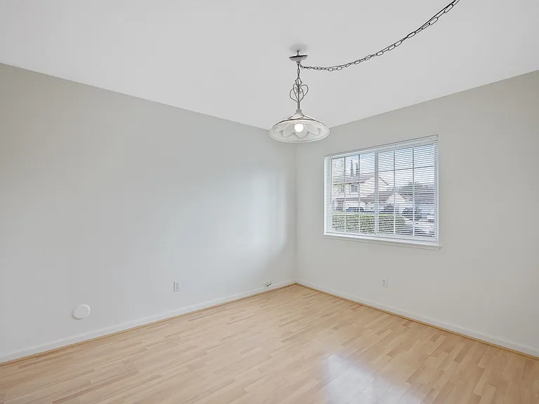 2087 Rhoda St — Photo 10