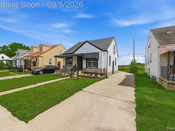 3rd image of 20018 Bloom St