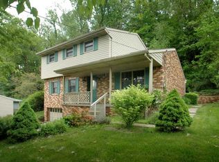 450 Lincoln Hall Rd, Elizabeth, PA 15037