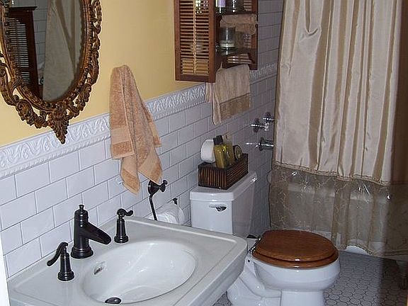 1st floor bathroom