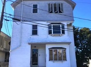 29 Hillside St #1, Fall River, MA 02720