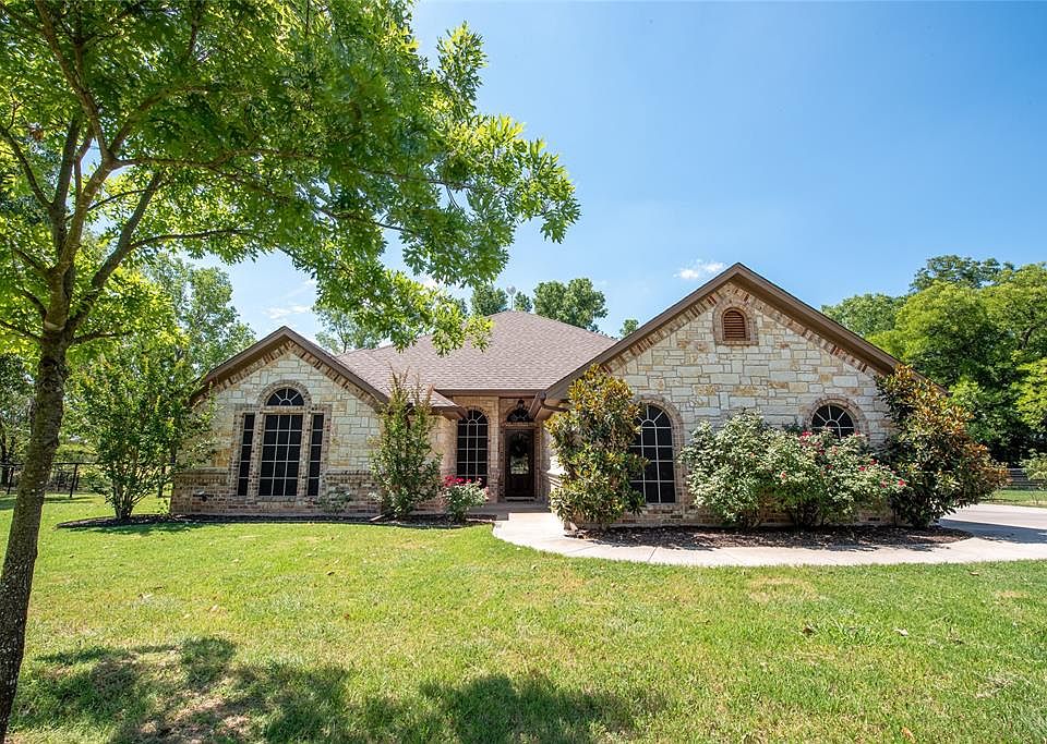 1st image of 148 Noelle Ln