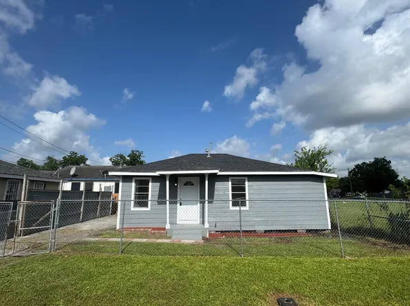 1013 E 40th St, Houston, TX 77022