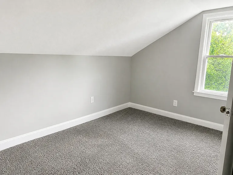 374 S Harris Ave — Photo 17