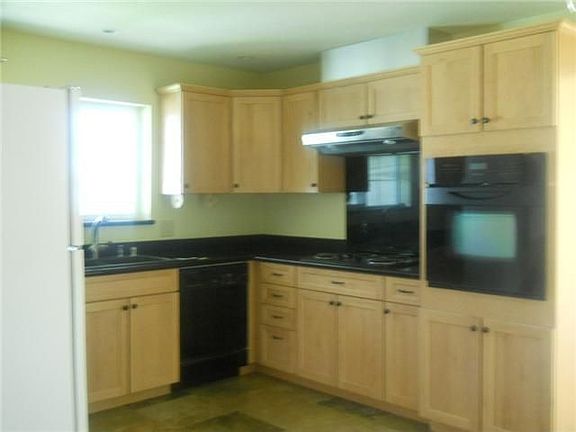 5th image of 5197 Carm Ave