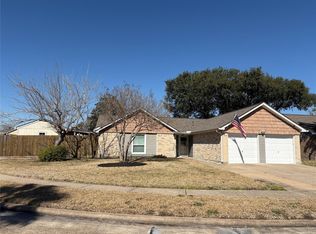 5626 Stone Creek Dr, La Porte, TX 77571