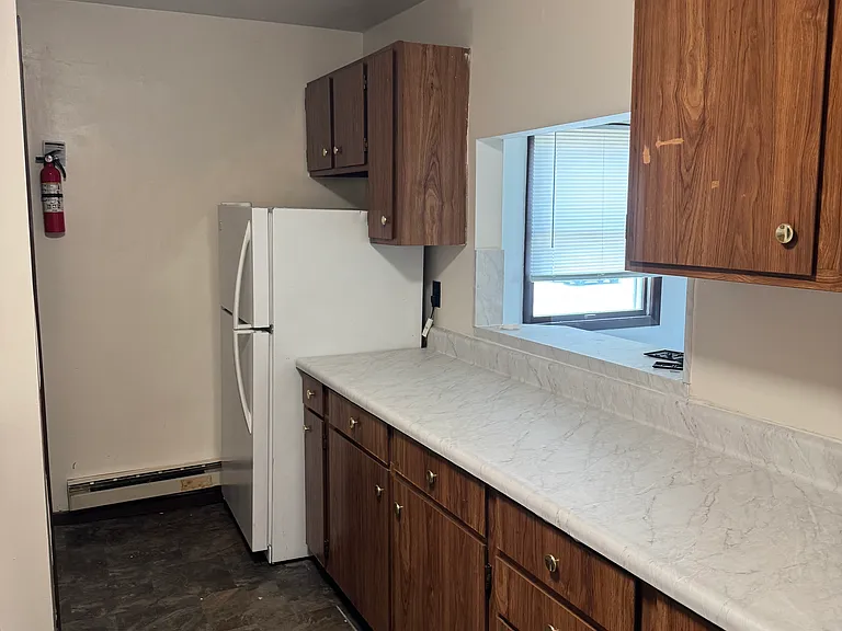 225 E Orvis St #4 — Photo 4