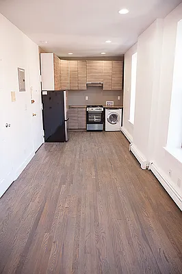 Rented by COASTLINE NEW YORK INC | media 22