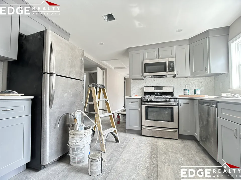 16 Long Ave #3