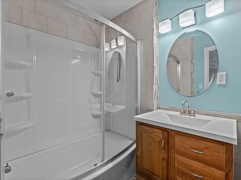 780 Meade Ln — Photo 11
