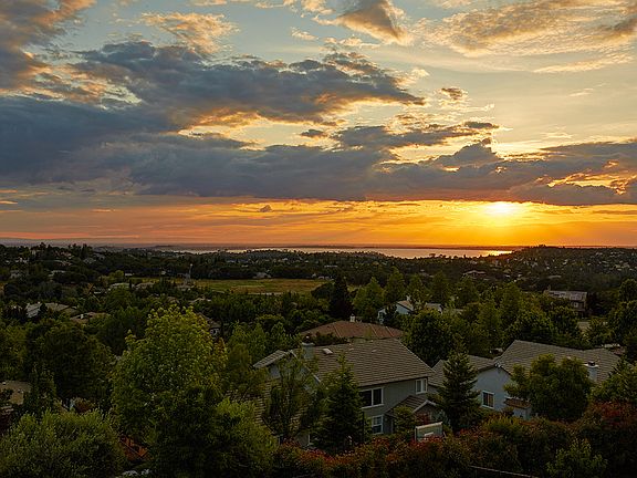2nd image of 4086 Morningview Way