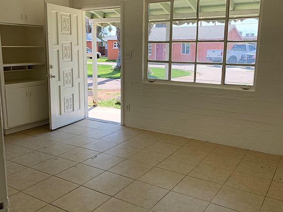 4th image of 502 W Highland Ave APT C