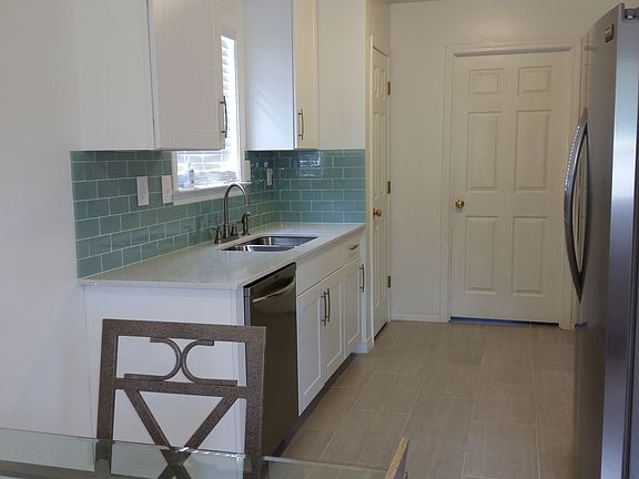 Stainless appliances stay