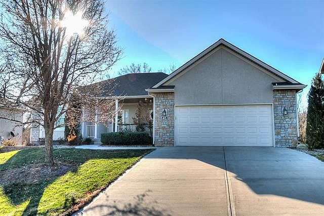 1st image of 405 Deer Dr