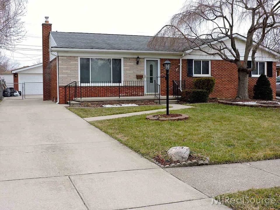 1st image of 37681 Badger Dr