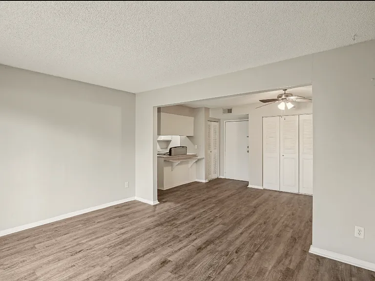 8637 E Utopia Pkwy — Photo 5