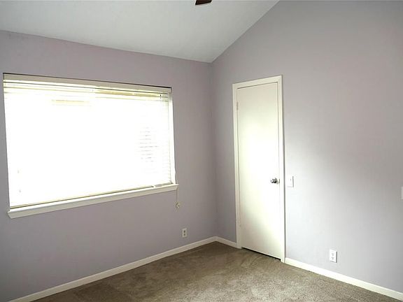 4th image of 11714 Meadow Trail Ln