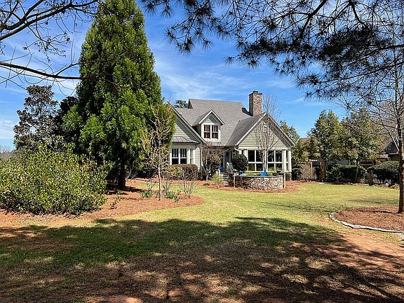 3rd image of 1032 Mountain View Way