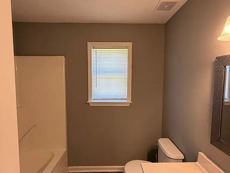 327 Center St — Photo 17