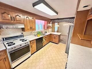 5th image of 501 Lake Ave