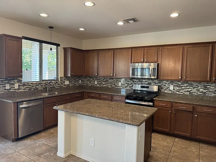 23733 S 209th Pl — Photo 9