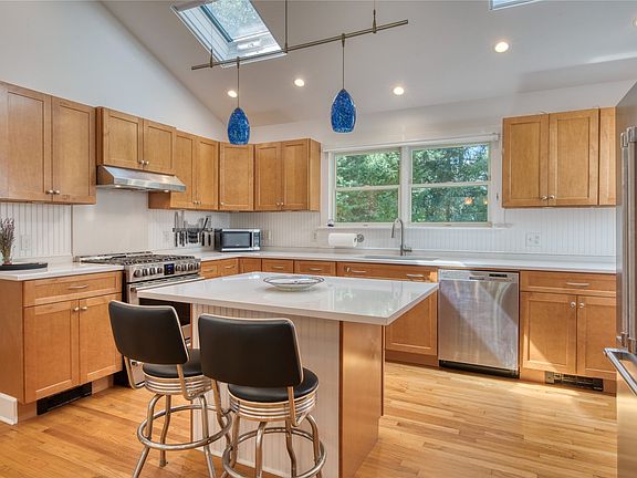5th image of 3955 Parkview Ln
