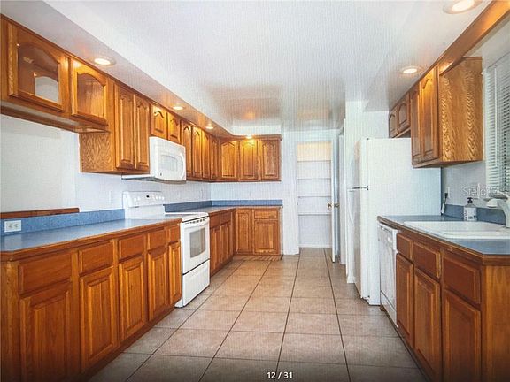 5th image of 504 Highview Cir S
