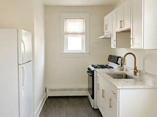 201 4th St, Lakewood, NJ 08701