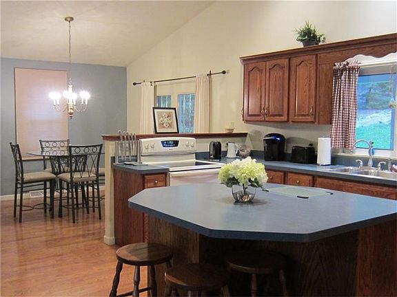 Layout Kitchen to Dining Area