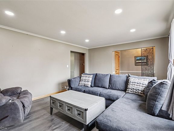 5th image of 4629 Yarmouth Ln