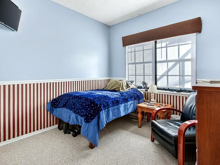 1014 Willa Lake Cir — Photo 14