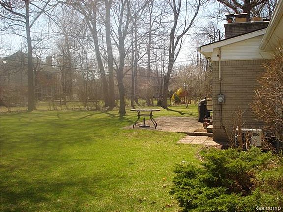 4th image of 8746 Sunnybrook Ln