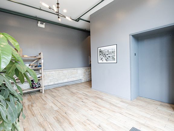 3rd image of 2222 W Diversey Ave #301